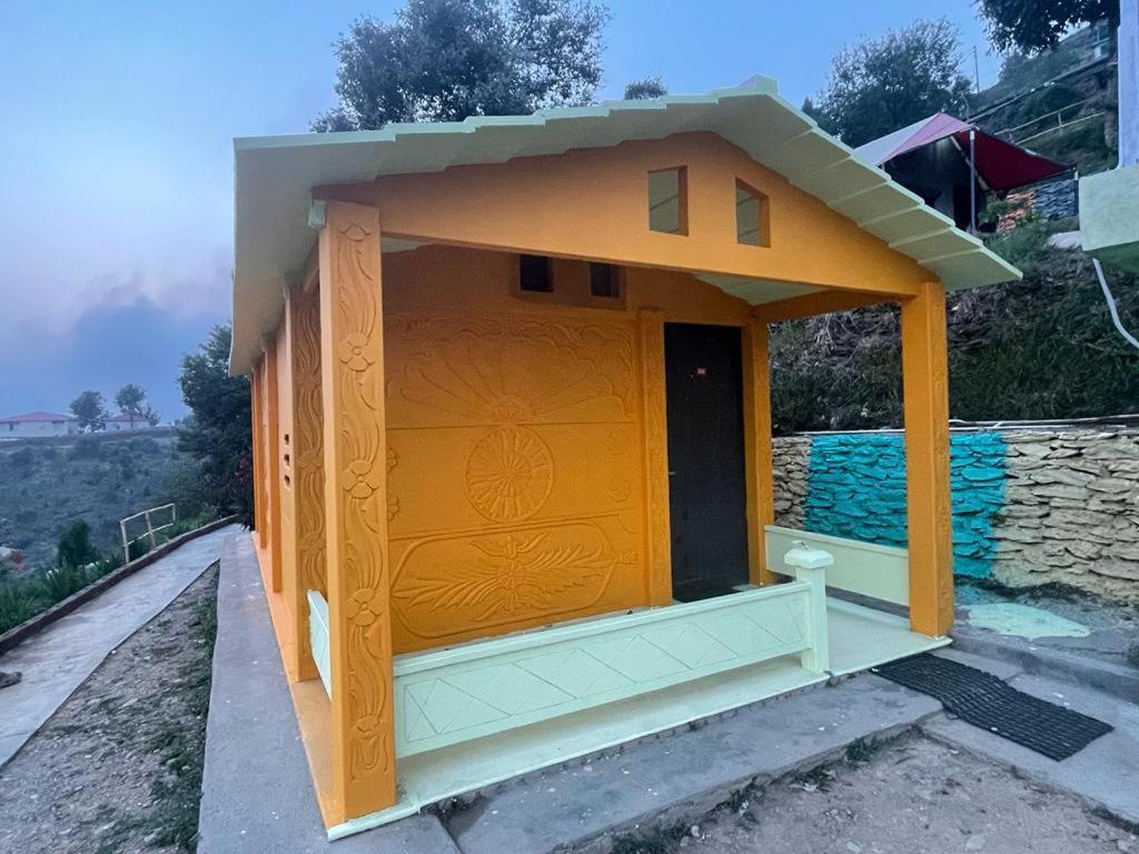 Drona Hills Resorts Kanatal Kültér fotó