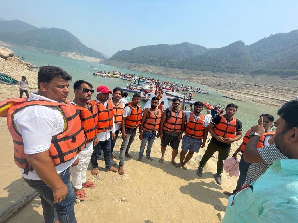 Drona Hills Resorts Kanatal Kültér fotó
