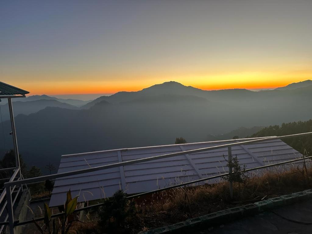 Drona Hills Resorts Kanatal Kültér fotó