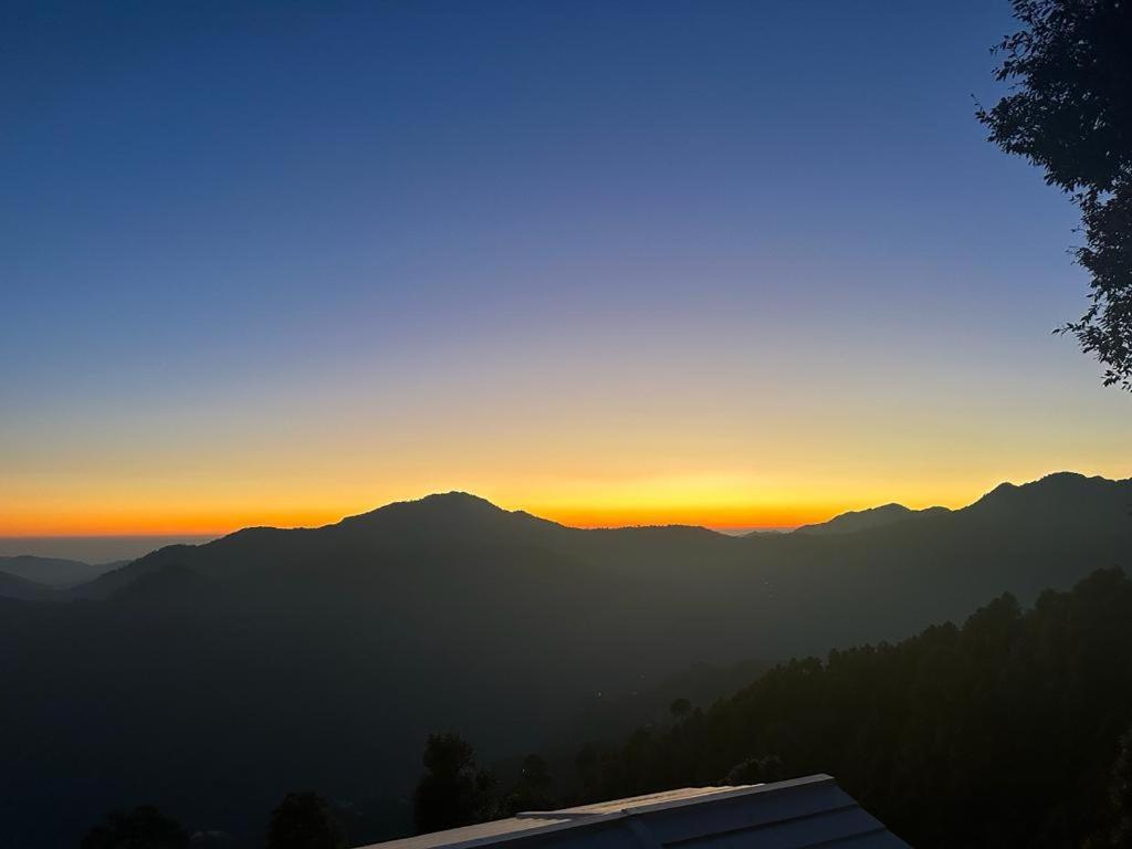 Drona Hills Resorts Kanatal Kültér fotó