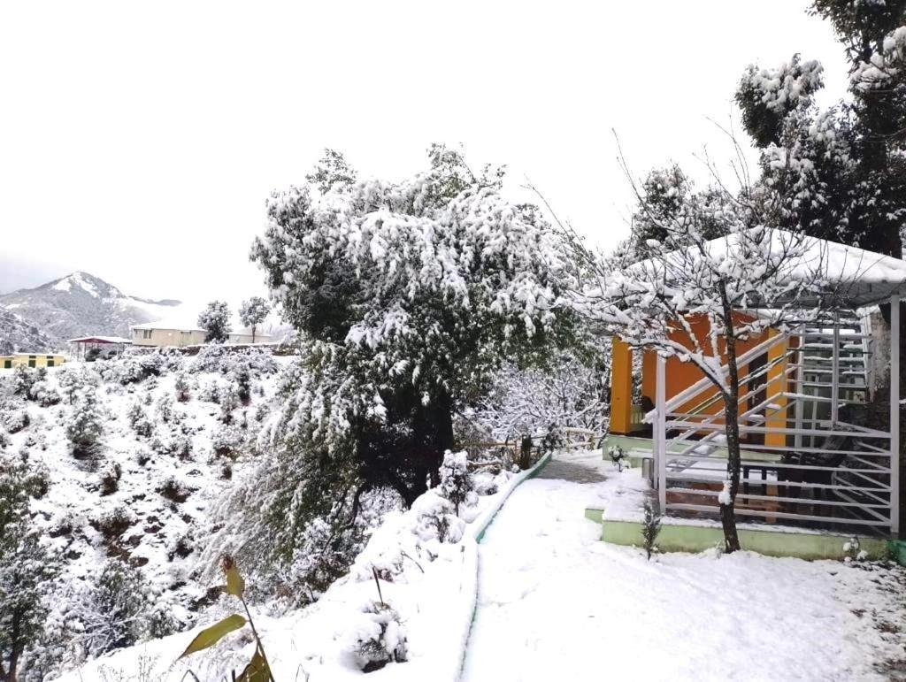 Drona Hills Resorts Kanatal Kültér fotó