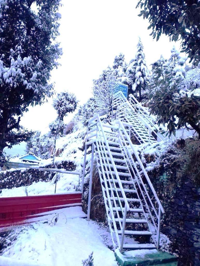 Drona Hills Resorts Kanatal Kültér fotó