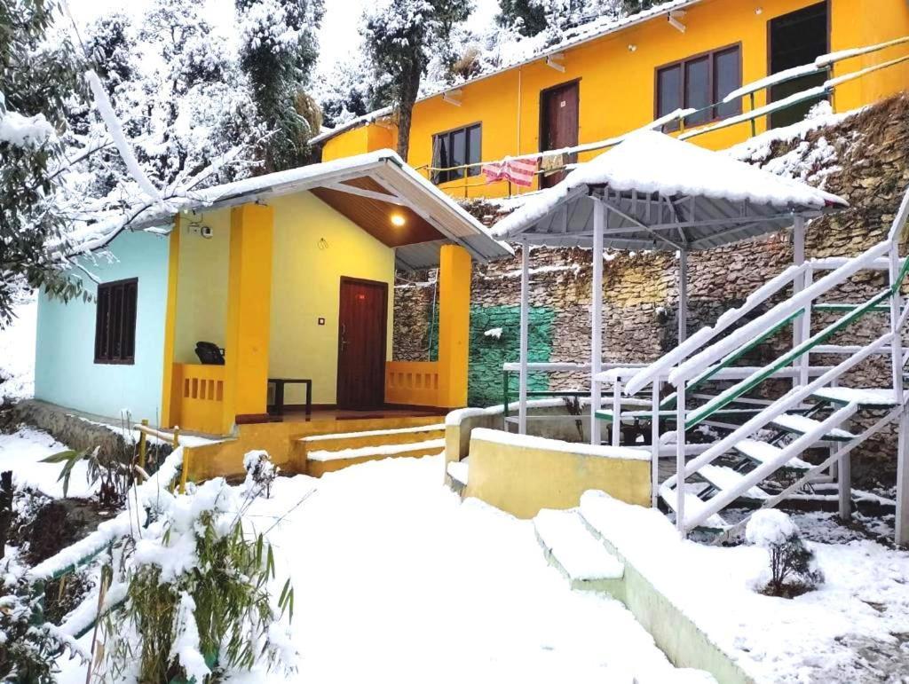 Drona Hills Resorts Kanatal Kültér fotó