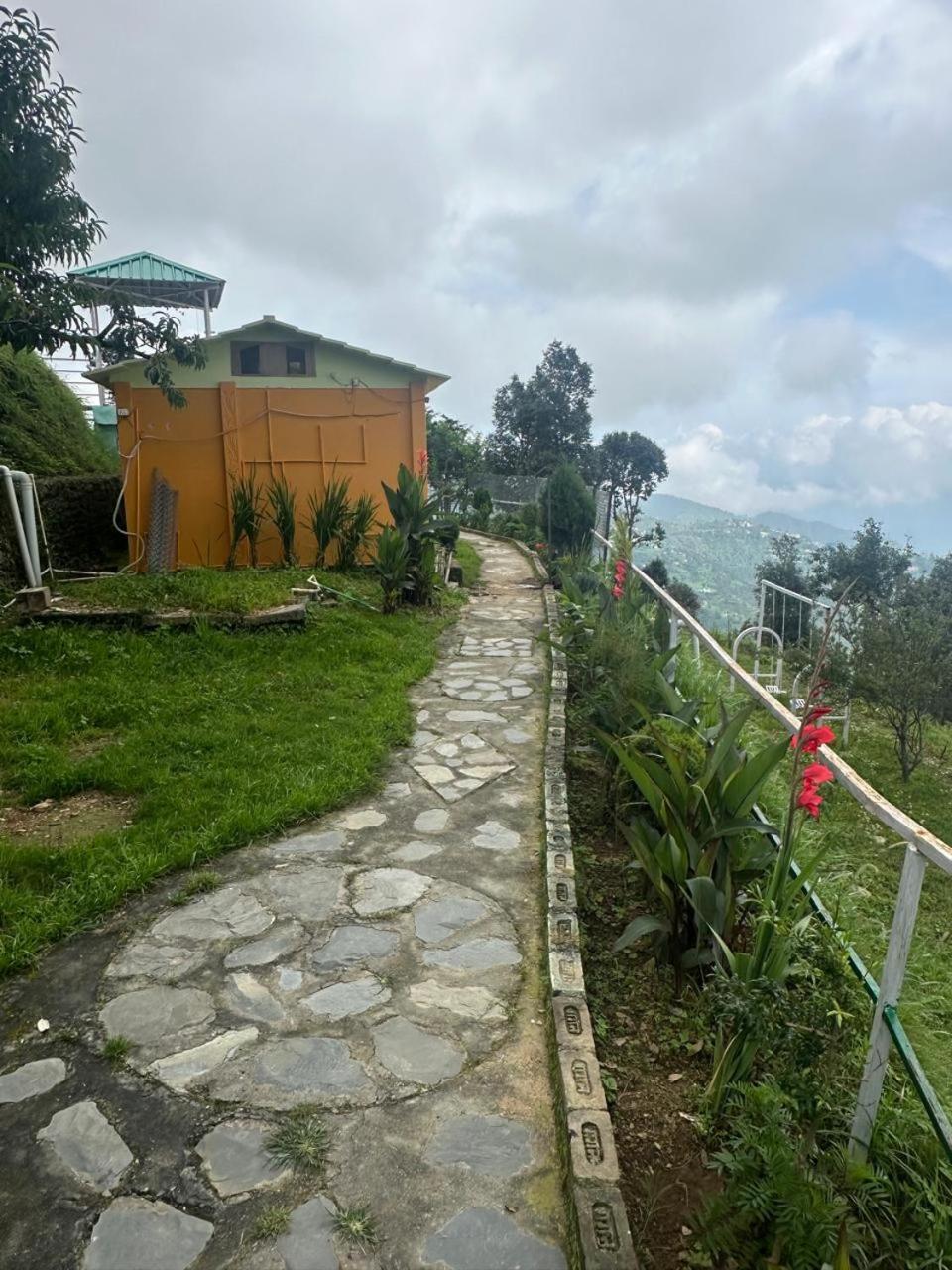 Drona Hills Resorts Kanatal Kültér fotó