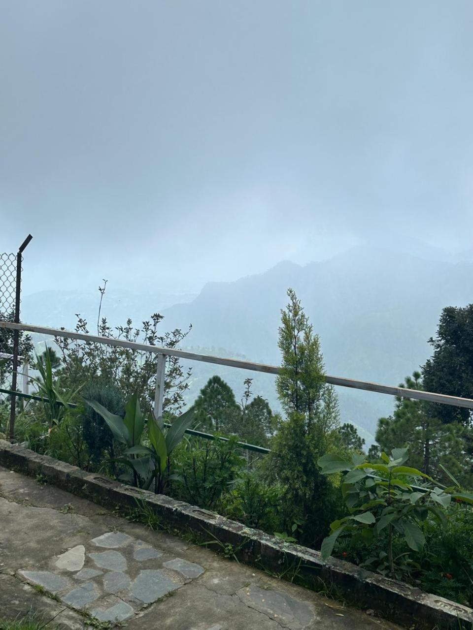 Drona Hills Resorts Kanatal Kültér fotó