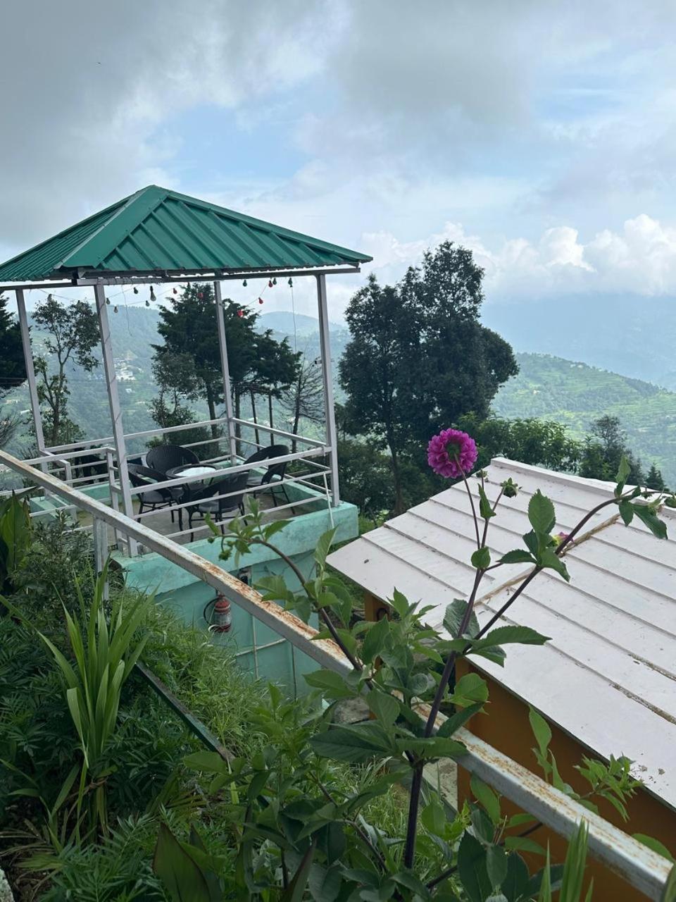 Drona Hills Resorts Kanatal Kültér fotó