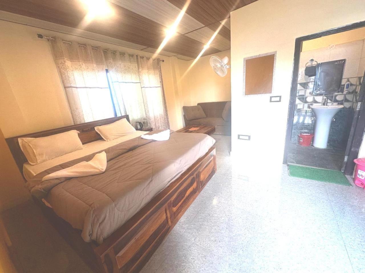 Drona Hills Resorts Kanatal Kültér fotó